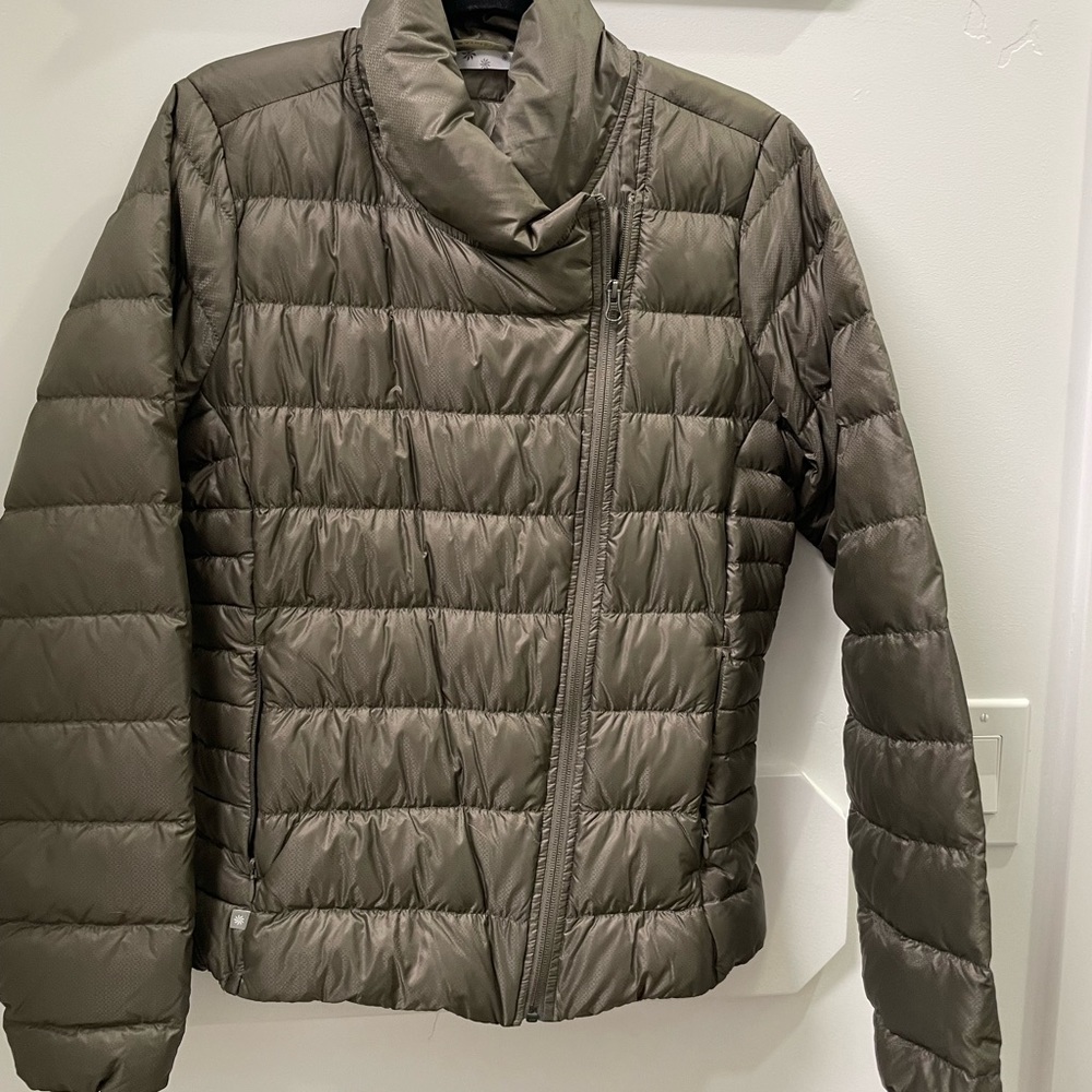Athleta Cross Zip Lightweight Puffer Jacket